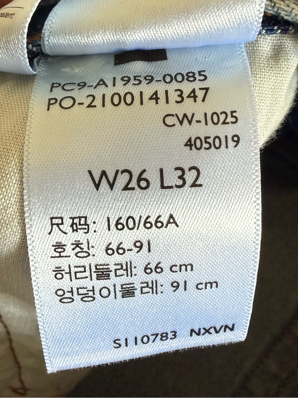 Levi's 501 90’s Selvedge Straight Jeans in “fresh plan” 26x32 - Picture 6 of 9